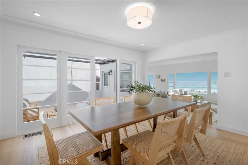 1016 The Strand Manhattan Beach, CA 90266