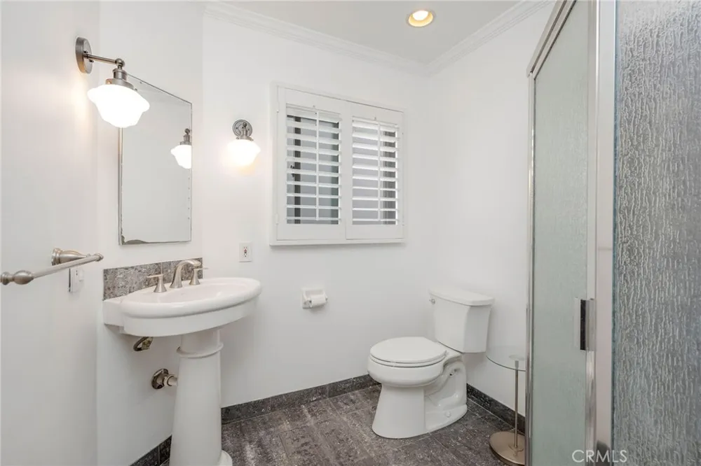 1016 The Strand Manhattan Beach, CA 90266