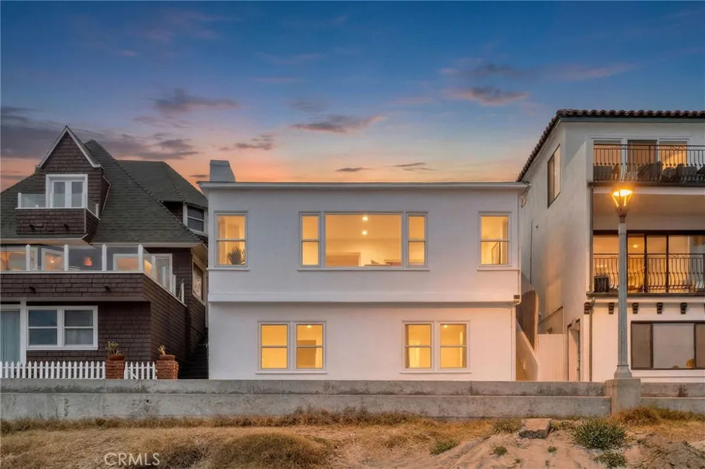 1016 The Strand Manhattan Beach, CA 90266