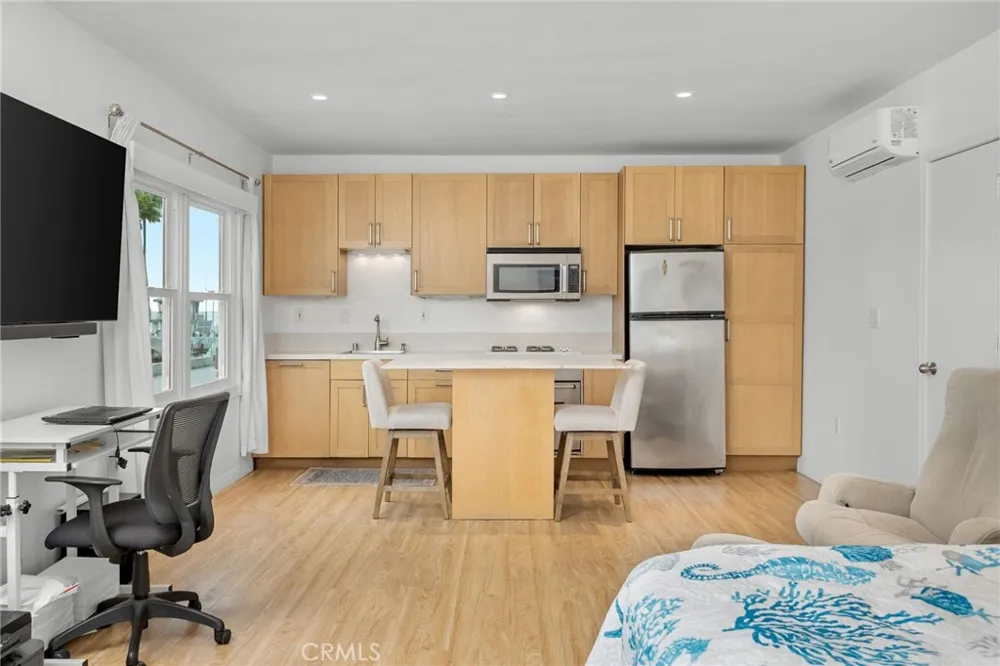1016 The Strand Manhattan Beach, CA 90266