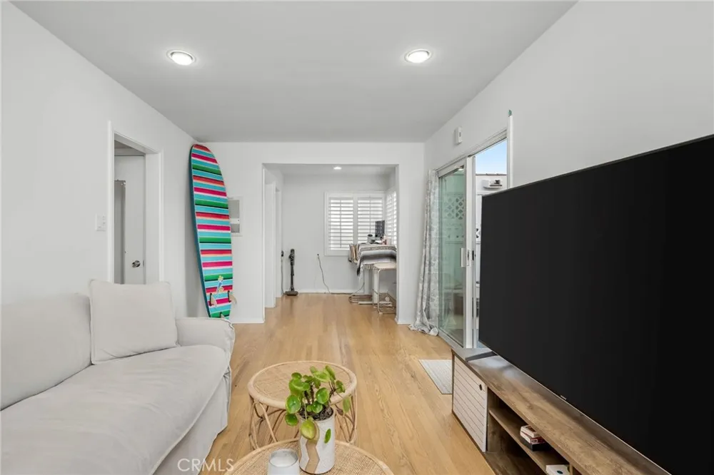 1016 The Strand Manhattan Beach, CA 90266