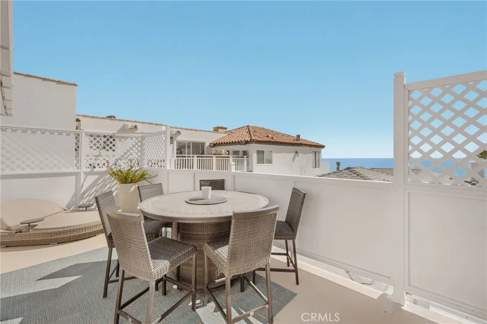 1016 The Strand Manhattan Beach, CA 90266