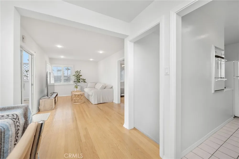 1016 The Strand Manhattan Beach, CA 90266
