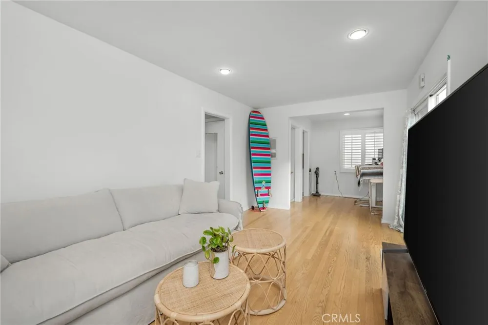 1016 The Strand Manhattan Beach, CA 90266