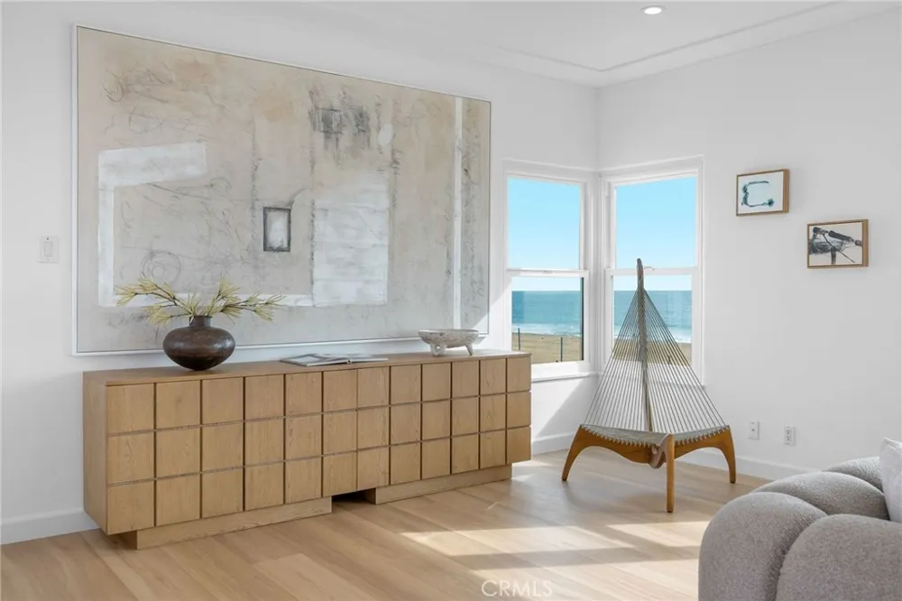 1016 The Strand Manhattan Beach, CA 90266