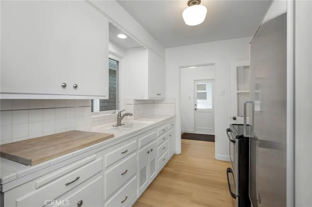 1016 The Strand Manhattan Beach, CA 90266