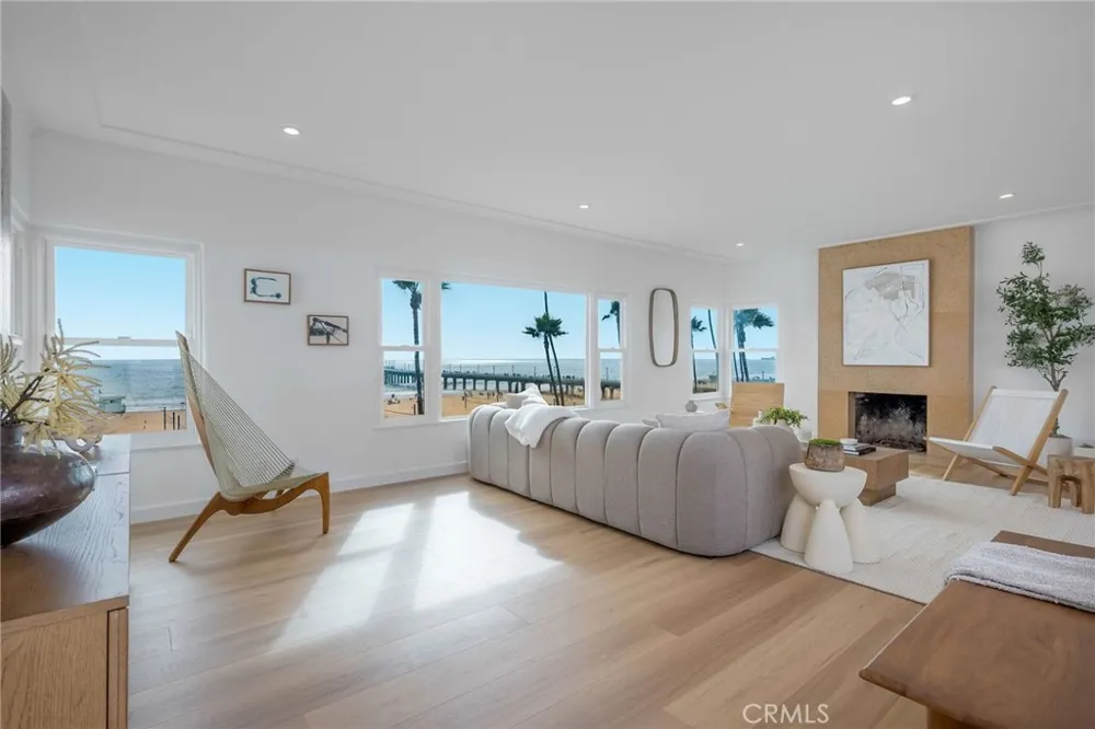 1016 The Strand Manhattan Beach, CA 90266