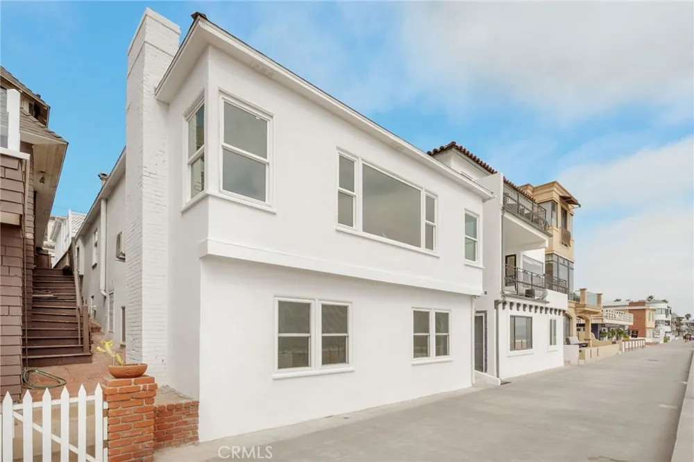 1016 The Strand Manhattan Beach, CA 90266