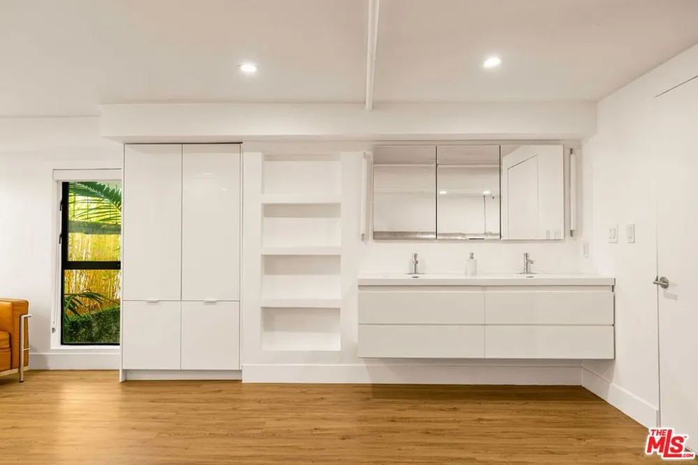 4115 Glencoe Avenue #107 Marina del Rey, CA 90292