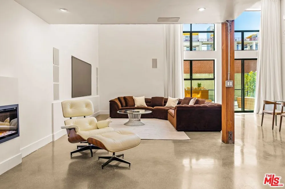 4115 Glencoe Avenue #107 Marina del Rey, CA 90292
