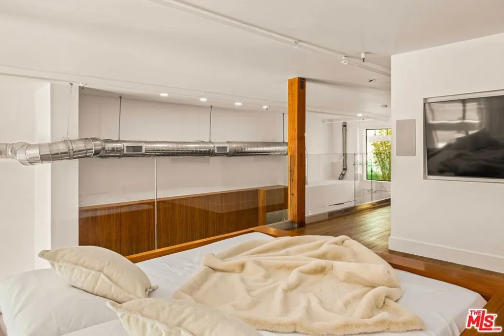 4115 Glencoe Avenue #107 Marina del Rey, CA 90292