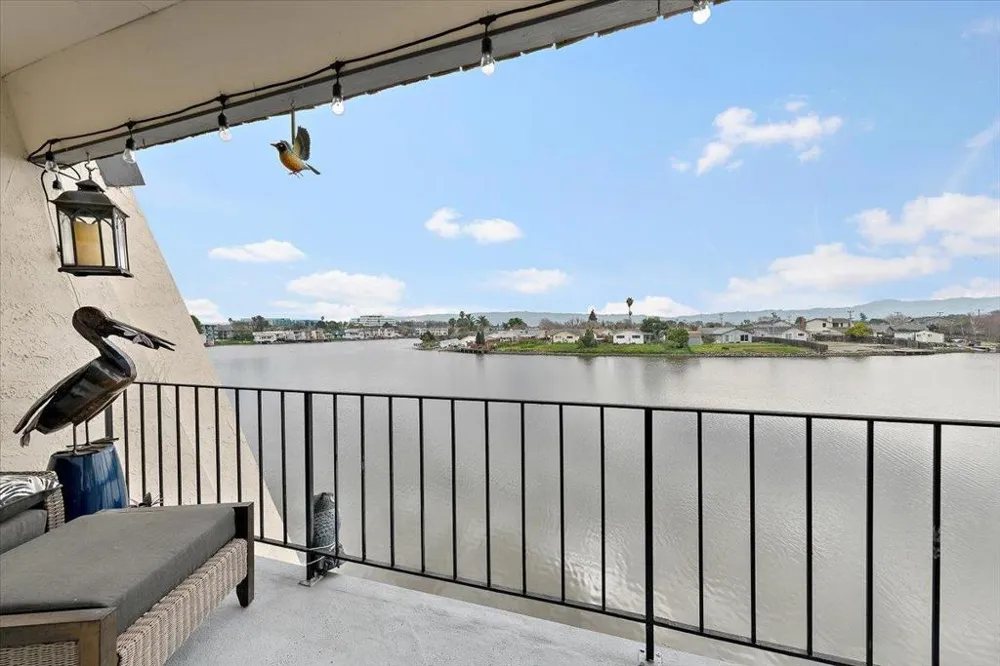 444 Fathom Drive San Mateo, CA 94404