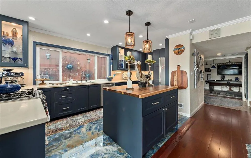 444 Fathom Drive San Mateo, CA 94404