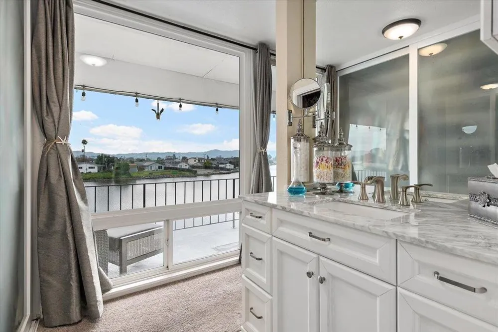 444 Fathom Drive San Mateo, CA 94404