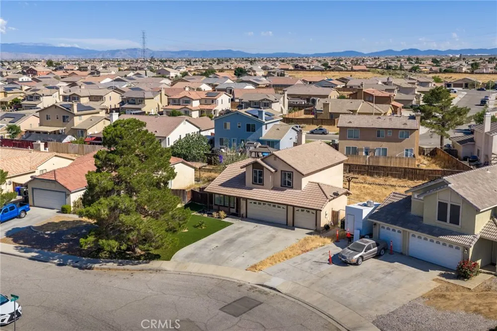 11323 Star Adelanto, CA 92301