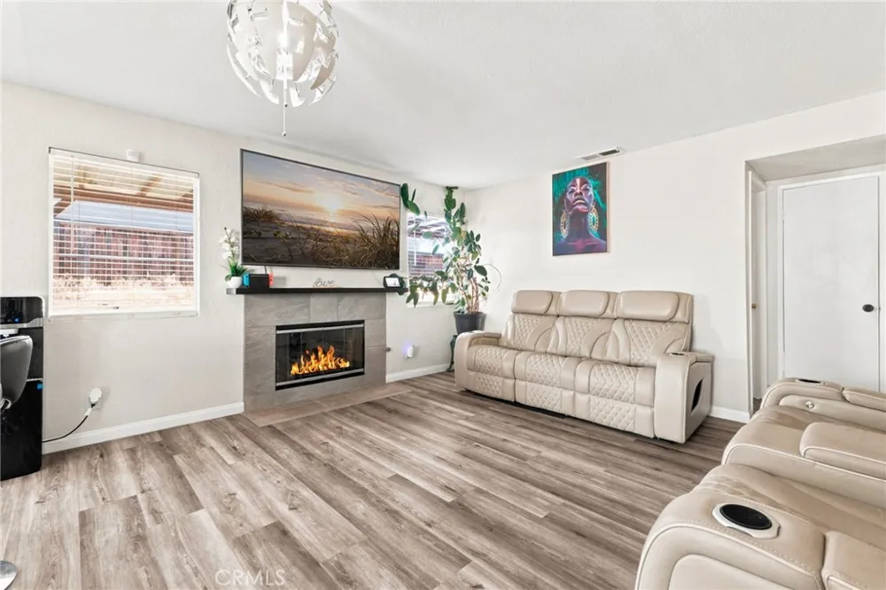 11323 Star Adelanto, CA 92301
