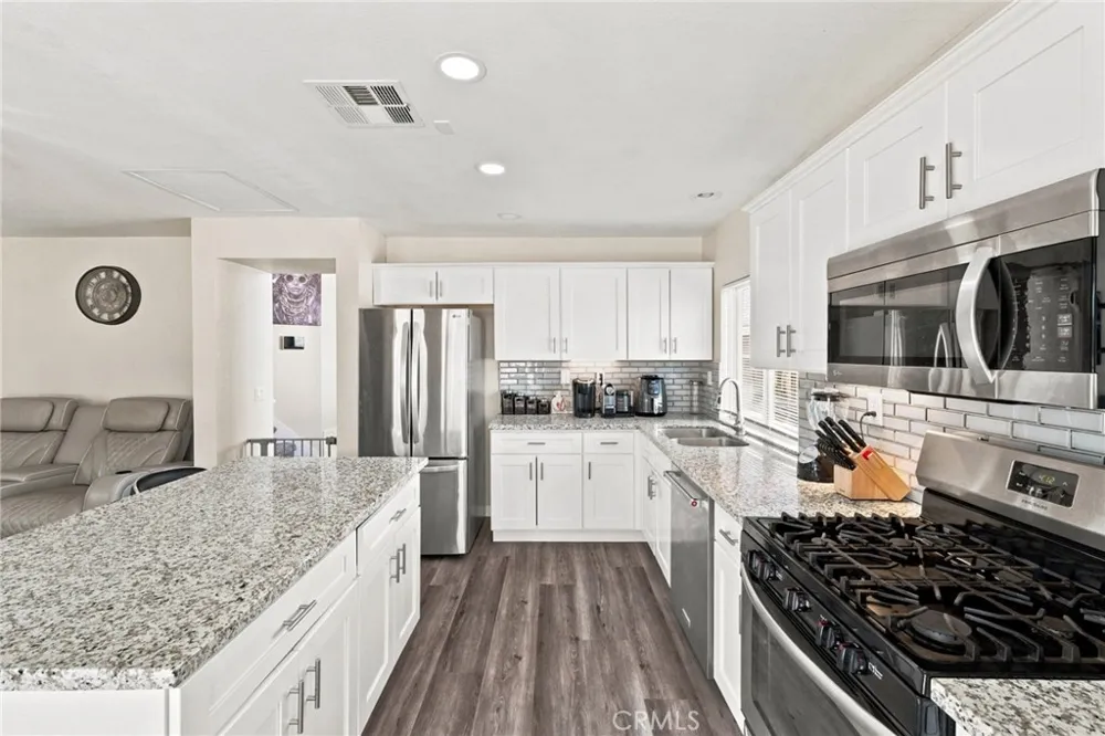 11323 Star Adelanto, CA 92301