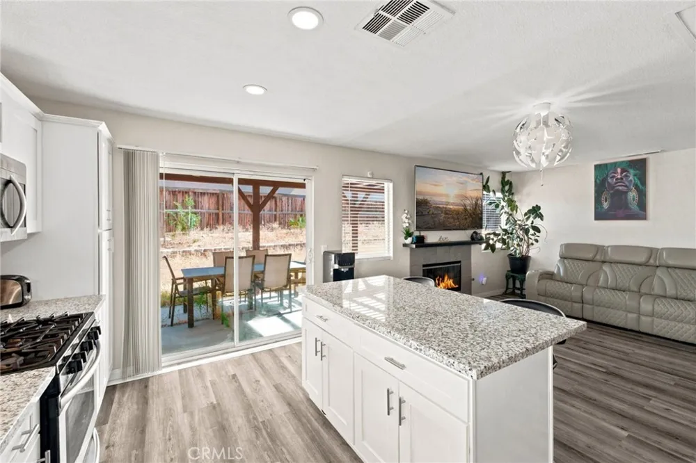 11323 Star Adelanto, CA 92301