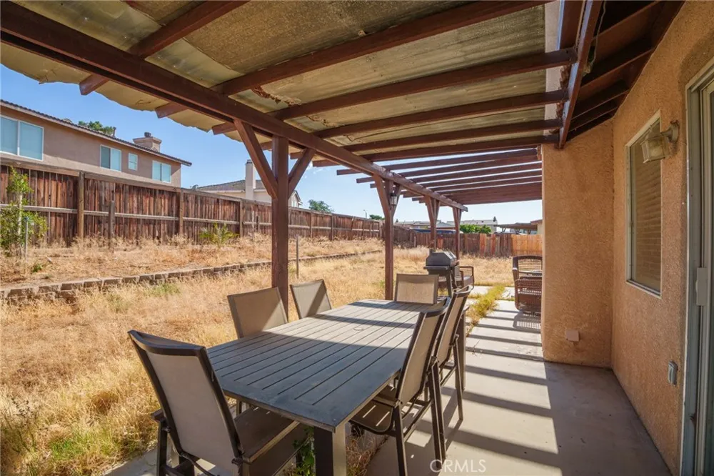 11323 Star Adelanto, CA 92301