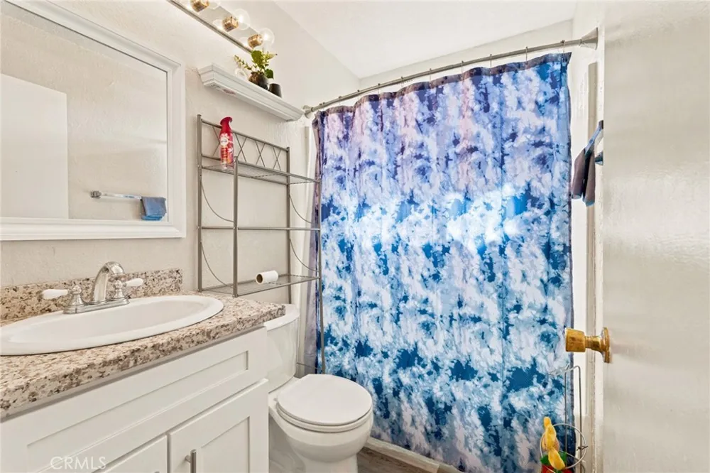 11323 Star Adelanto, CA 92301