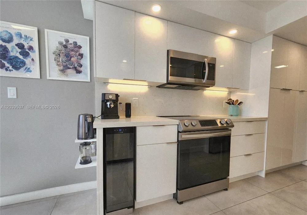 2751 S Ocean Dr #1406S Hollywood, FL 33019