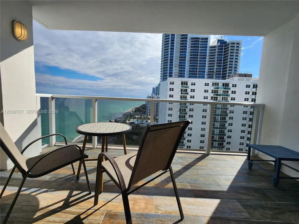 2751 S Ocean Dr #1406S Hollywood, FL 33019