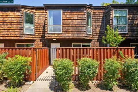 225 Mayhew Way #5