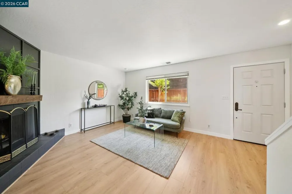225 Mayhew Way #5 Walnut Creek, CA 94597
