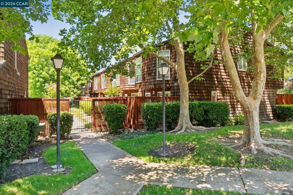 225 Mayhew Way #5 Walnut Creek, CA 94597