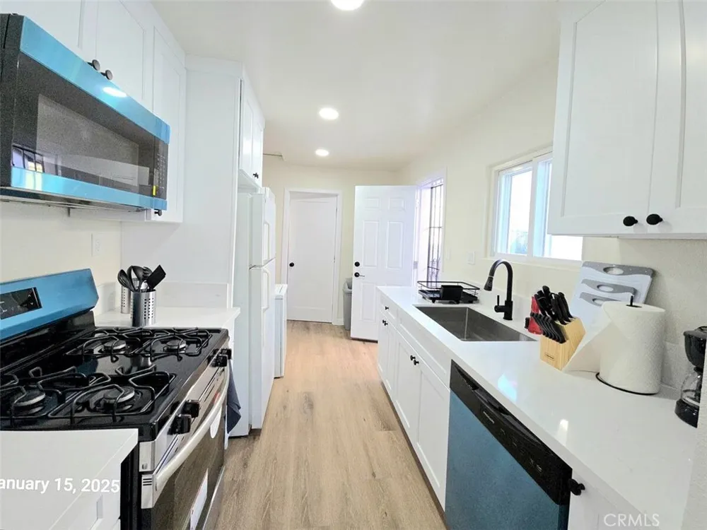 10920 S Inglewood Avenue Inglewood, CA 90304