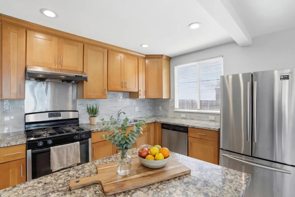 2369 Oakwood Drive East Palo Alto, CA 94303