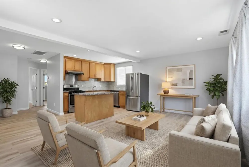 2369 Oakwood Drive East Palo Alto, CA 94303