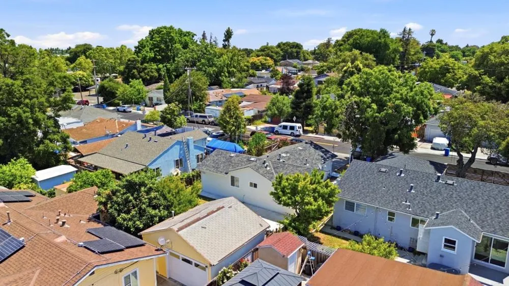 2369 Oakwood Drive East Palo Alto, CA 94303