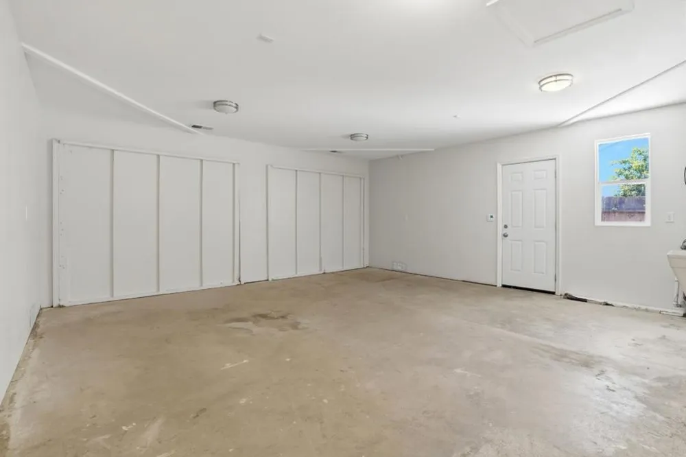 2369 Oakwood Drive East Palo Alto, CA 94303