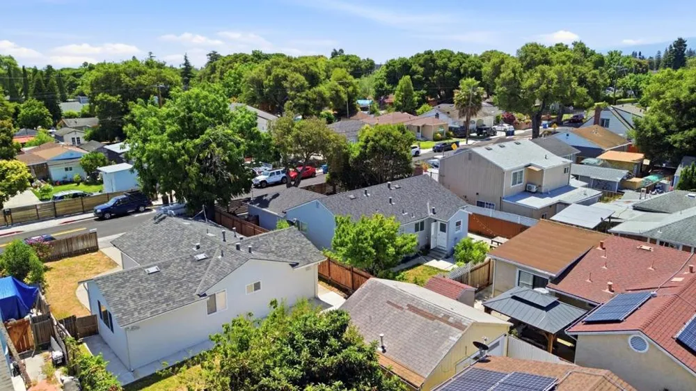 2369 Oakwood Drive East Palo Alto, CA 94303