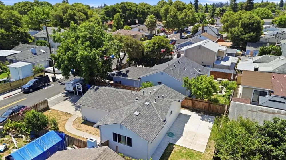 2369 Oakwood Drive East Palo Alto, CA 94303