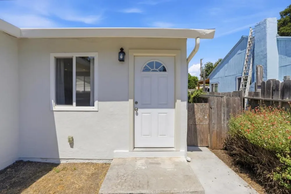 2369 Oakwood Drive East Palo Alto, CA 94303