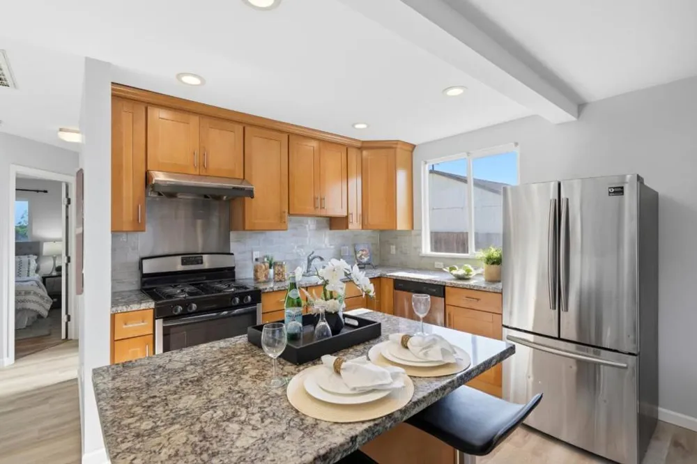 2369 Oakwood Drive East Palo Alto, CA 94303