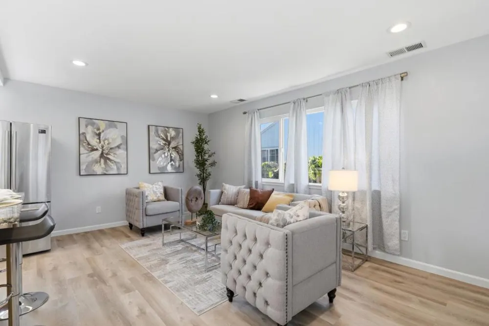 2369 Oakwood Drive East Palo Alto, CA 94303
