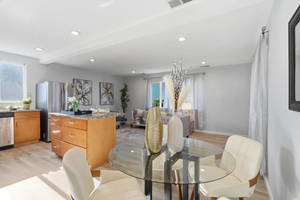 2369 Oakwood Drive East Palo Alto, CA 94303