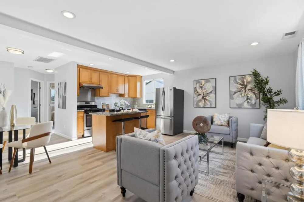 2369 Oakwood Drive East Palo Alto, CA 94303
