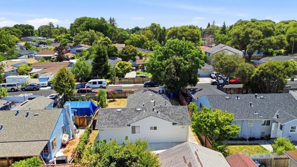 2369 Oakwood Drive East Palo Alto, CA 94303