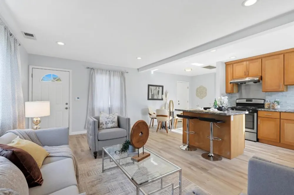 2369 Oakwood Drive East Palo Alto, CA 94303