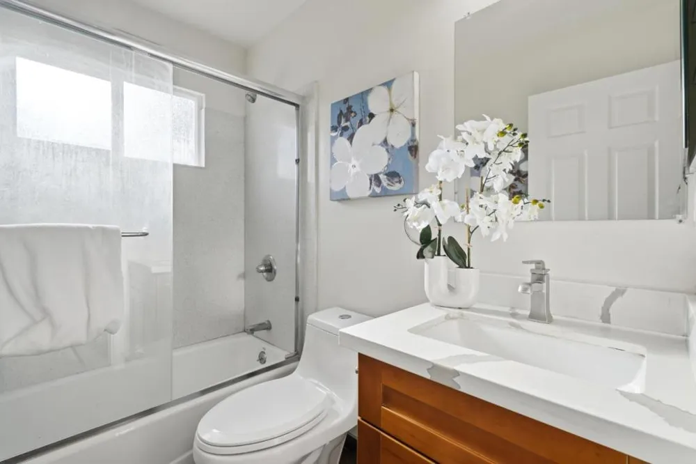 2369 Oakwood Drive East Palo Alto, CA 94303