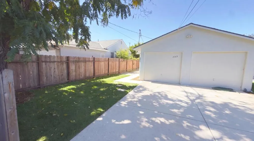 2369 Oakwood Drive East Palo Alto, CA 94303