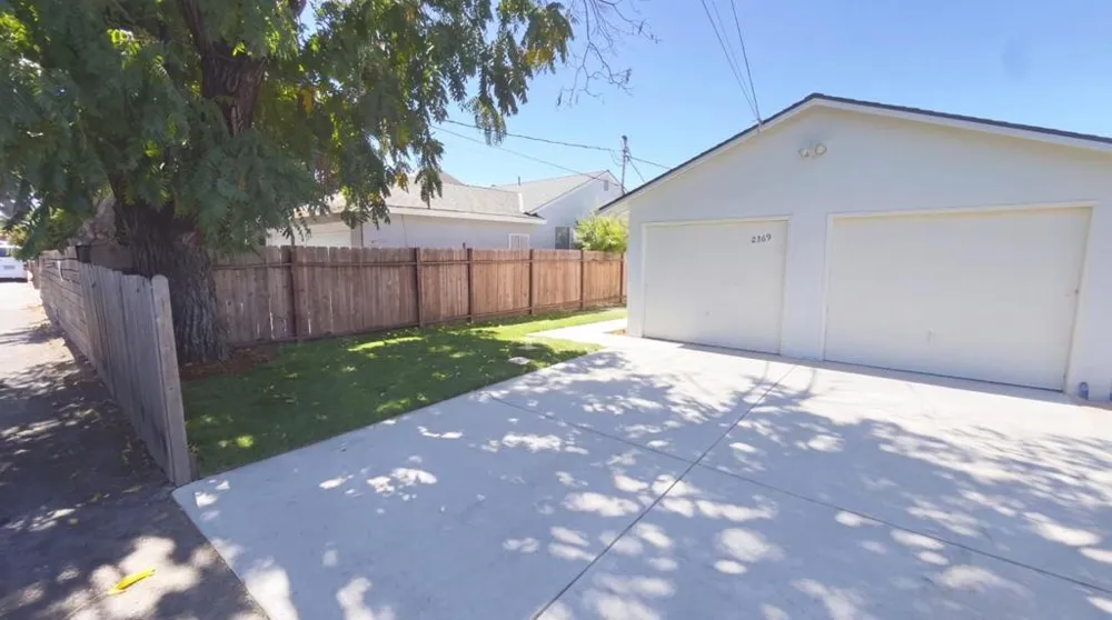2369 Oakwood Drive East Palo Alto, CA 94303