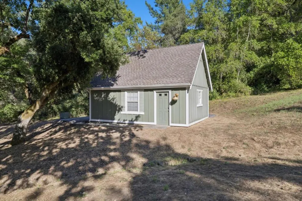 6790 Redwood Retreat Road Gilroy, CA 95020