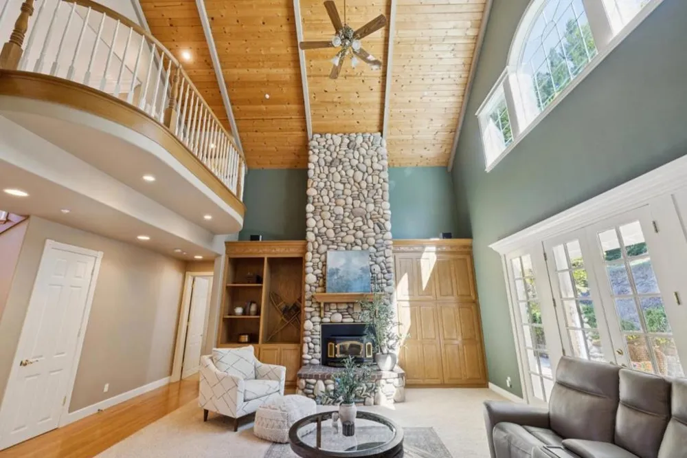 6790 Redwood Retreat Road Gilroy, CA 95020