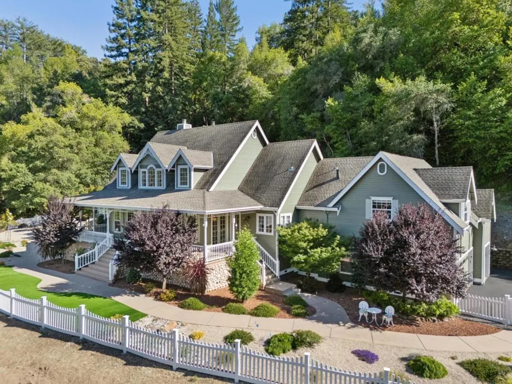 6790 Redwood Retreat Road Gilroy, CA 95020