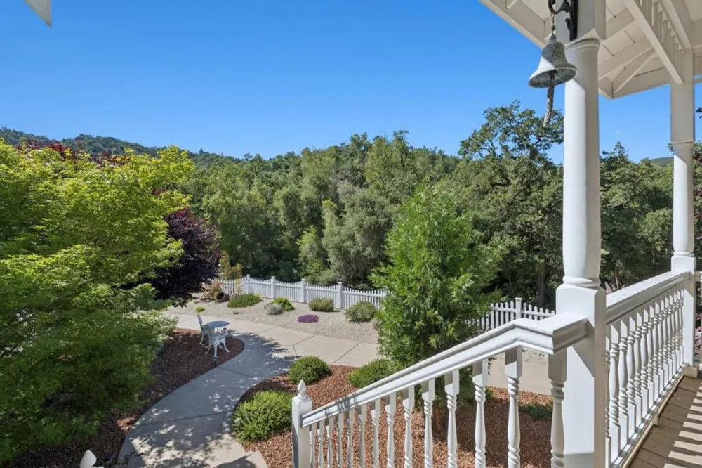 6790 Redwood Retreat Road Gilroy, CA 95020